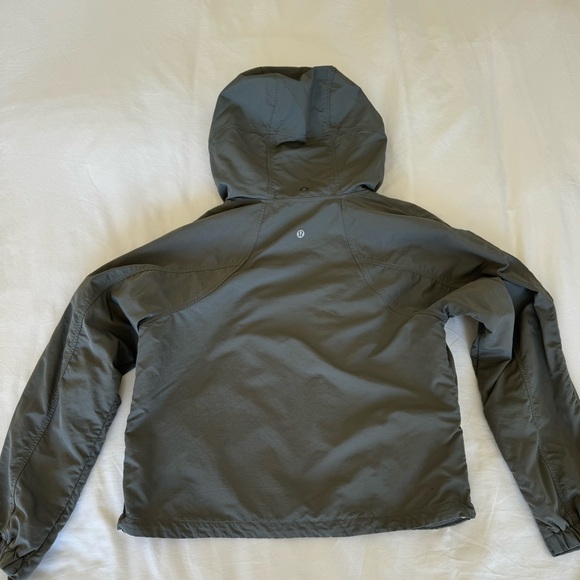 Lululemon light jacket. - Picture 5 of 5